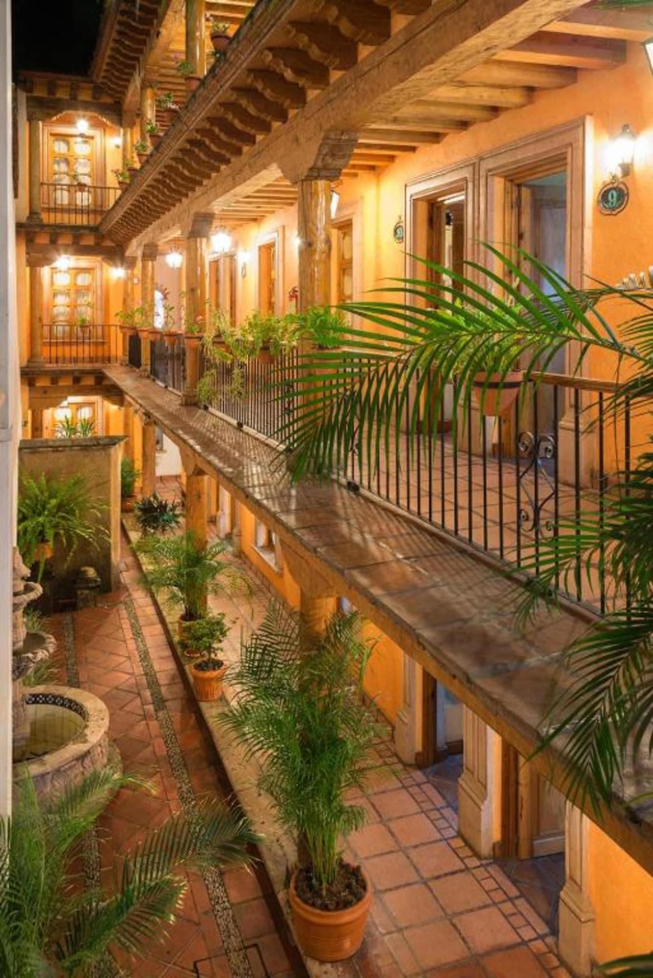 Hotel Refugio Del Angel Patzcuaro Exterior photo