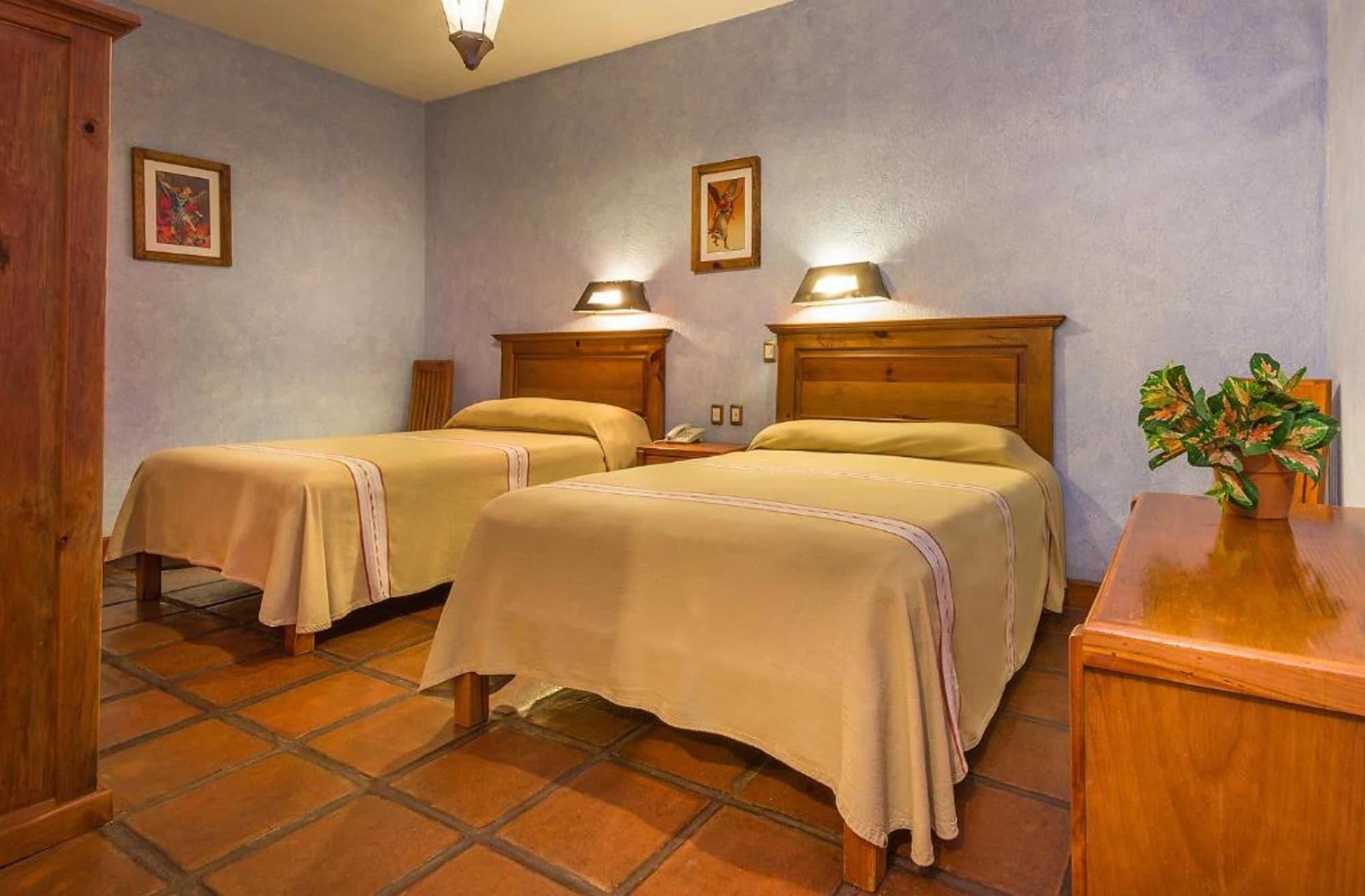 Hotel Refugio Del Angel Patzcuaro Exterior photo