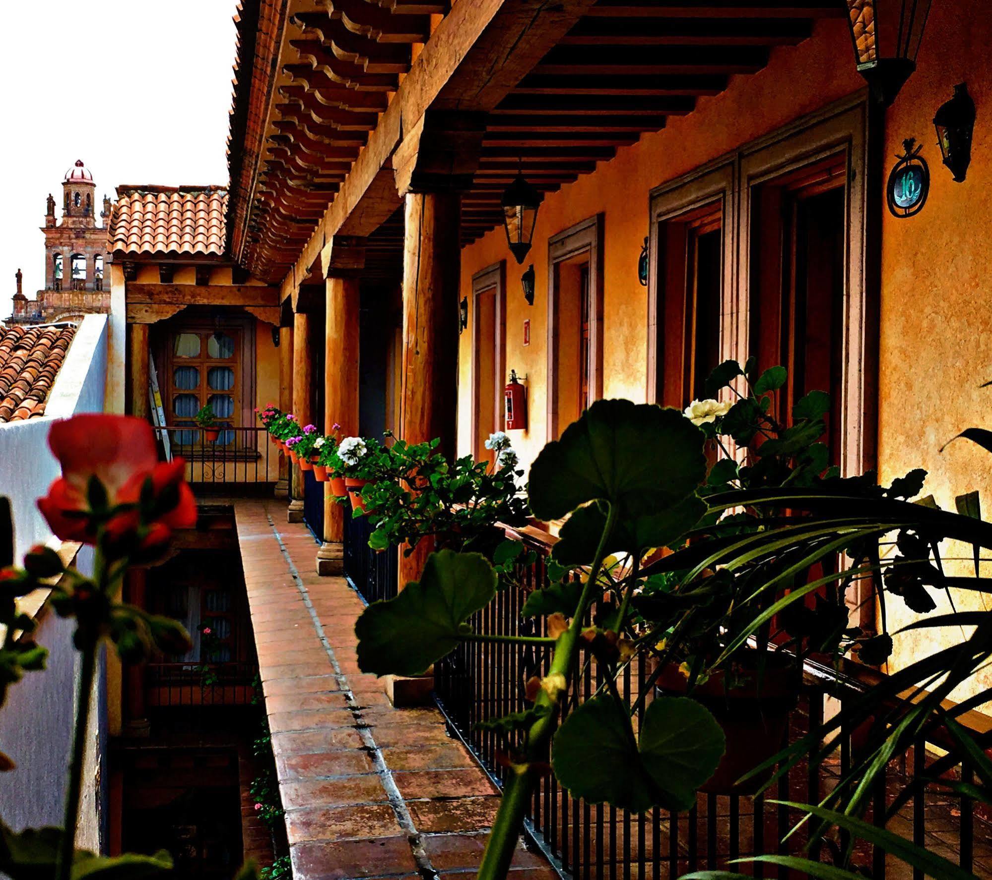 Hotel Refugio Del Angel Patzcuaro Exterior photo
