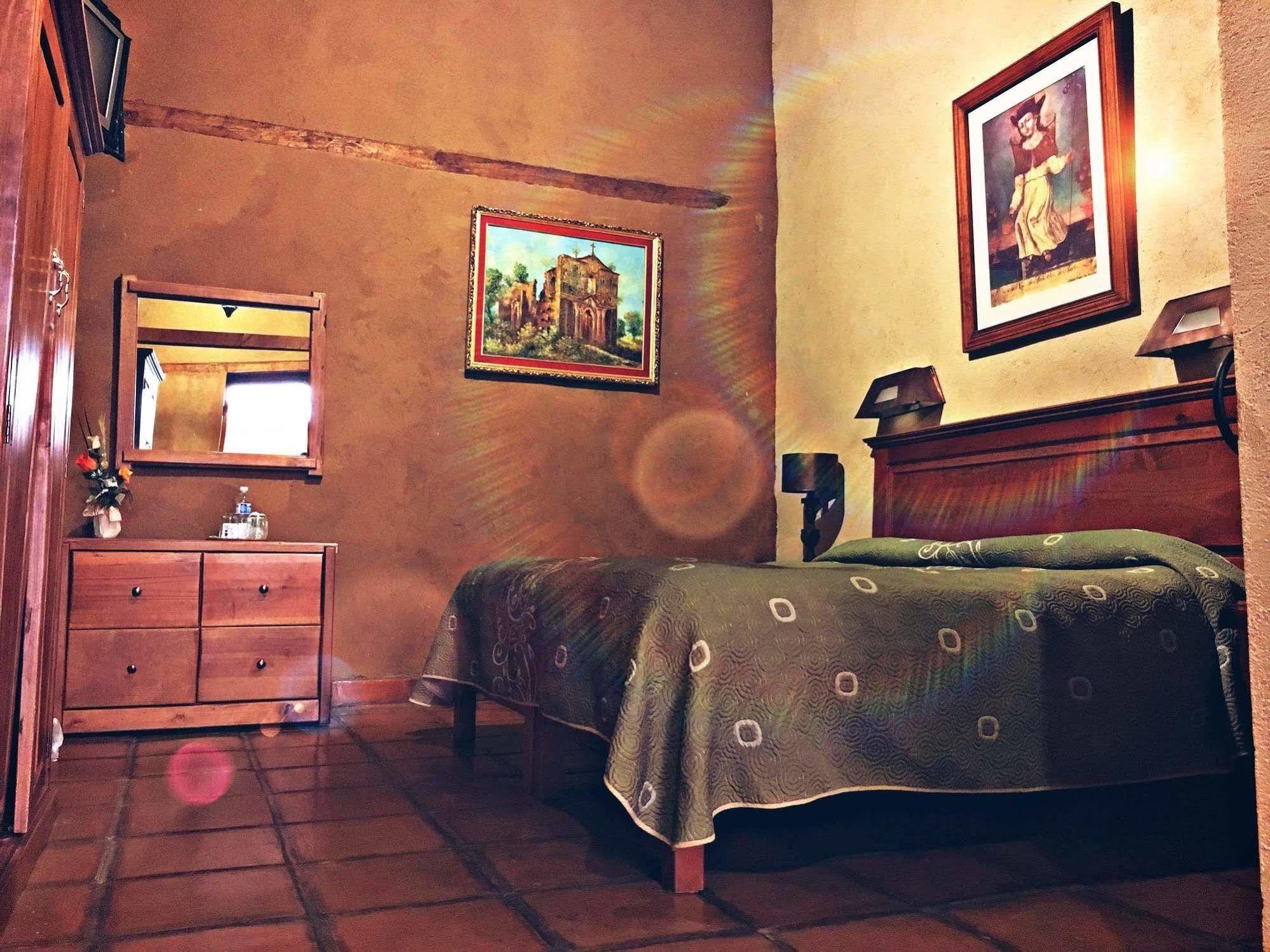 Hotel Refugio Del Angel Patzcuaro Exterior photo