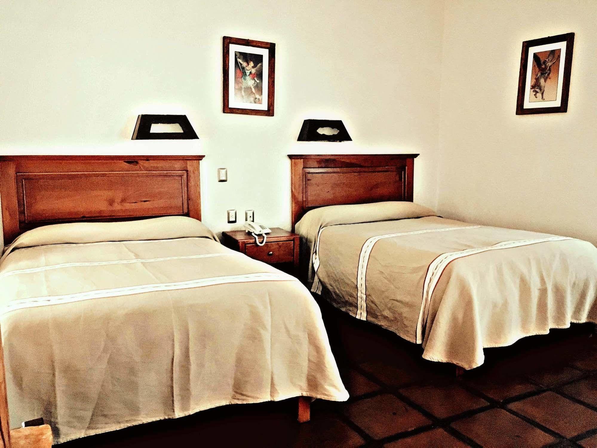 Hotel Refugio Del Angel Patzcuaro Exterior photo