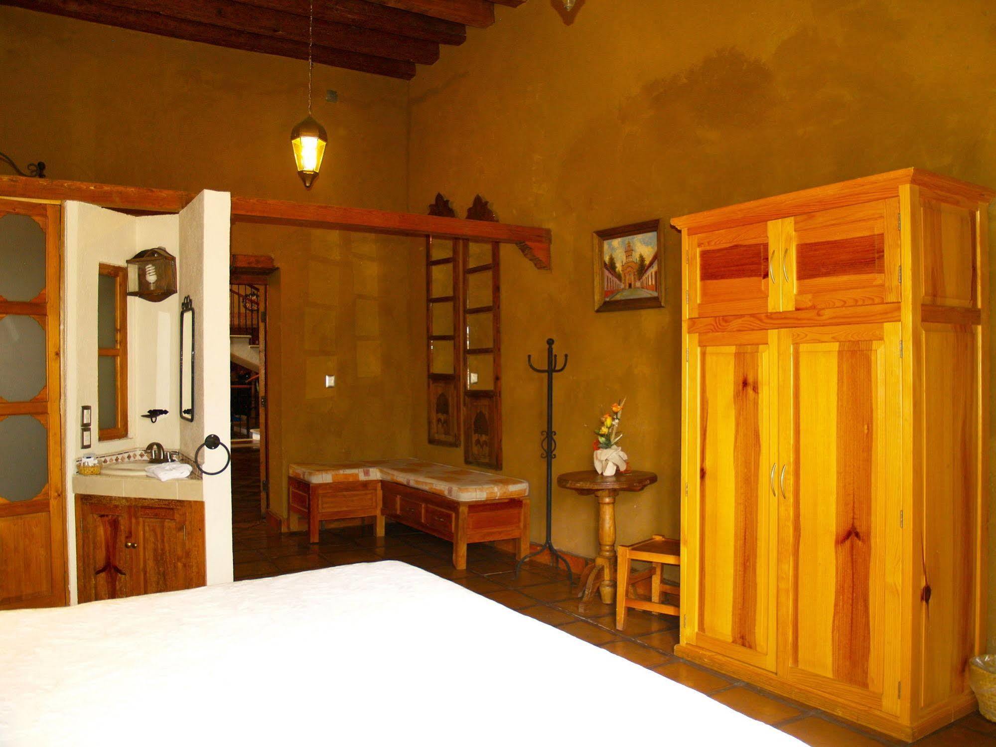 Hotel Refugio Del Angel Patzcuaro Exterior photo